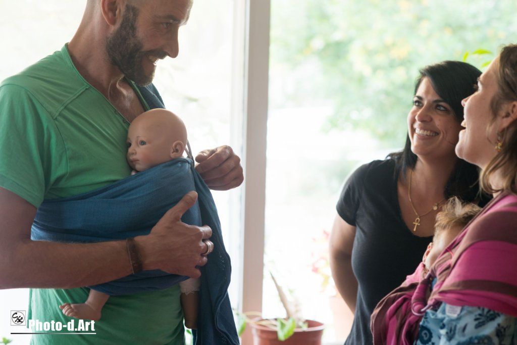 Porter son bébé quand il a du reflux (RGO) : nos conseils