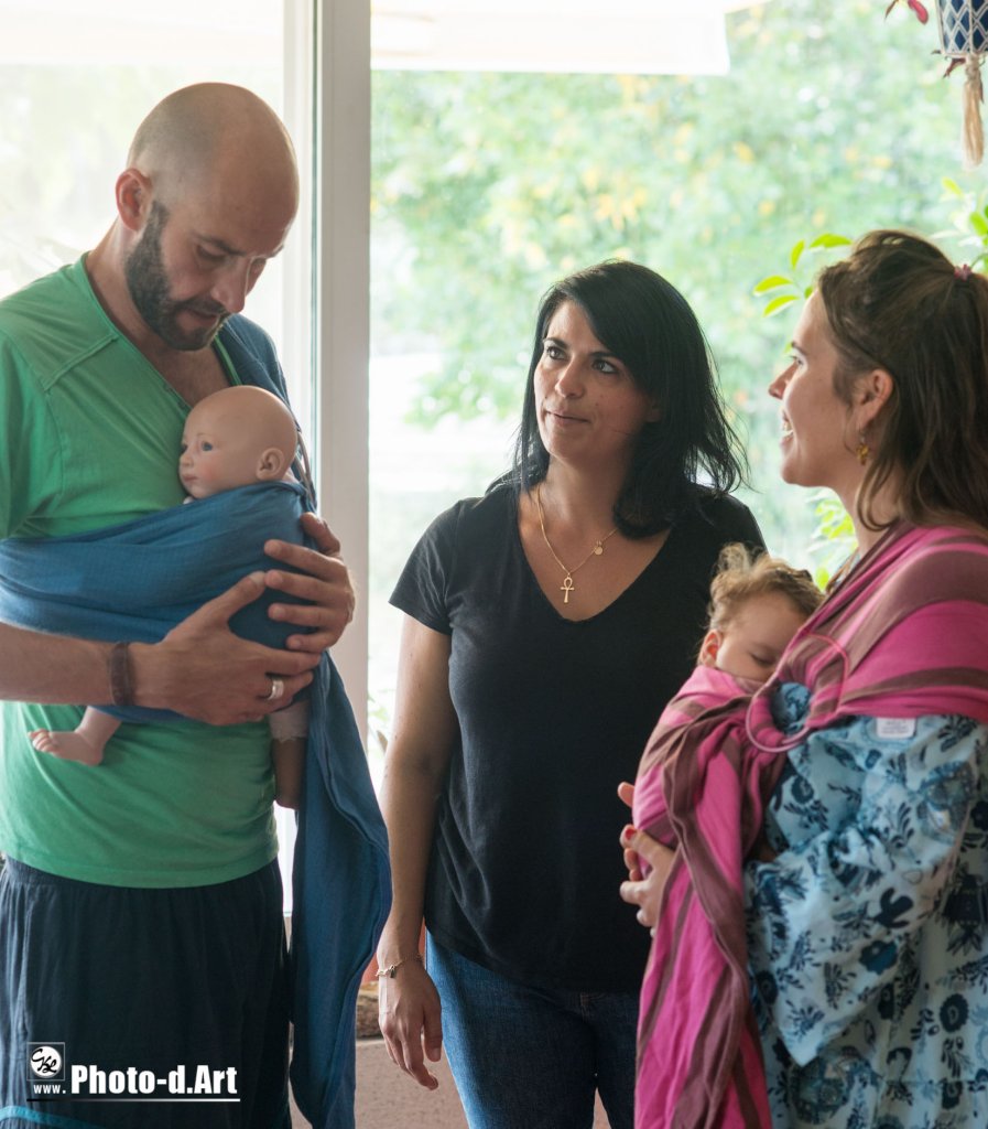 Porter bébé en sécurité : les 5 points à vérifier